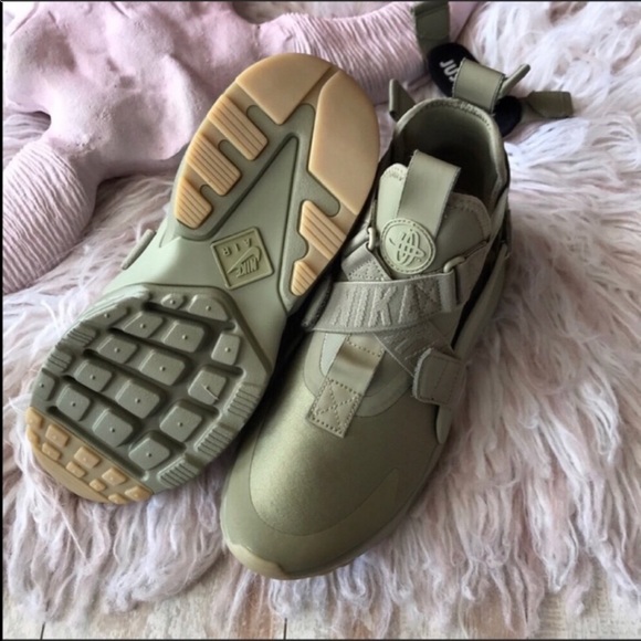 NWT Nike Huarache City Rare - Picture 6 of 8